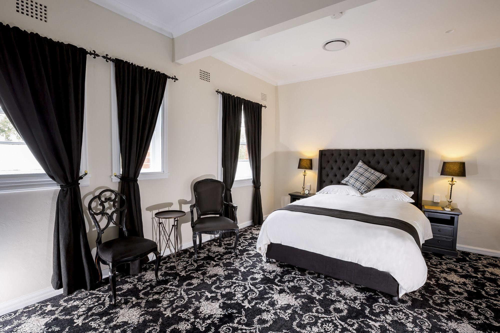 The Commercial Boutique Hotel Tenterfield Bagian luar foto